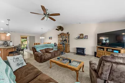 5786 Riverbanks Road, Grants Pass, OR 97527 - Photo 15