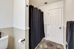 1617 Stratford Ave, Medford, OR 97504 - Photo 35