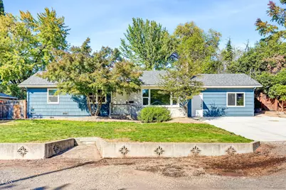 1617 Stratford Avenue, Medford, OR 97504 - Photo 1