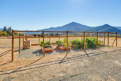 239 China Gulch Road, Jacksonville, OR 97530 - Photo 5