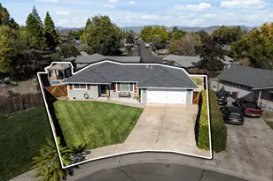 1011 Hermosa Dr, Central Point, OR 97502 - Photo 45