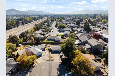 1011 Hermosa Drive, Central Point, OR 97502 - Photo 39