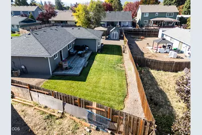 1011 Hermosa Drive, Central Point, OR 97502 - Photo 31