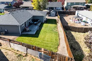 1011 Hermosa Dr, Central Point, OR 97502 - Photo 31
