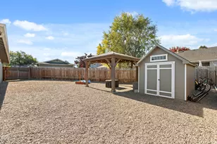 1011 Hermosa Dr, Central Point, OR 97502 - Photo 23