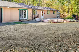 835 Greenview Dr, Cave Junction, OR 97523 - Photo 5