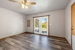 835 Greenview Dr, Cave Junction, OR 97523 - Photo 37