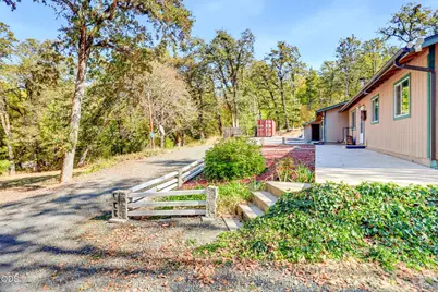835 Greenview Drive, Cave Junction, OR 97523 - Photo 3