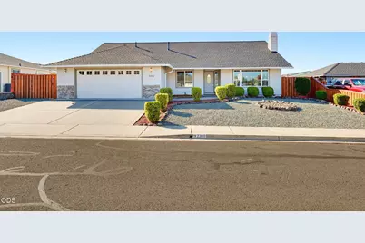 2300 Savannah Drive, Central Point, OR 97502 - Photo 1