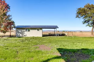 3370 Britt Ave, Medford, OR 97501 - Photo 5