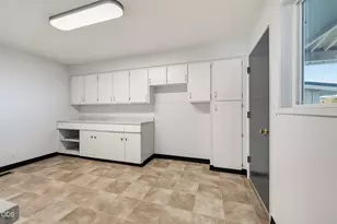 3370 Britt Ave, Medford, OR 97501 - Photo 17