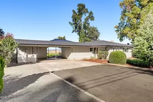 3370 Britt Ave, Medford, OR 97501 - Photo 3