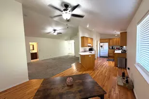 527 SW Wagner Meadows Dr, Grants Pass, OR 97526 - Photo 13