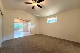 527 SW Wagner Meadows Dr, Grants Pass, OR 97526 - Photo 15