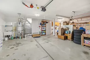 61325 Victory Loop, Bend, OR 97702 - Photo 29