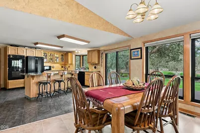 64417 McGrath Road, Bend, OR 97701 - Photo 19