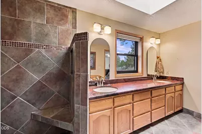 64417 McGrath Road, Bend, OR 97701 - Photo 23