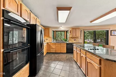 64417 McGrath Road, Bend, OR 97701 - Photo 17