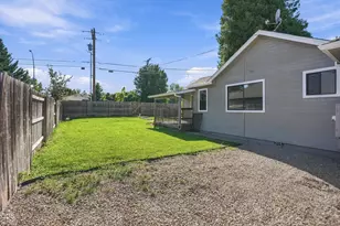 1908 Cunningham Ave, Medford, OR 97501 - Photo 27