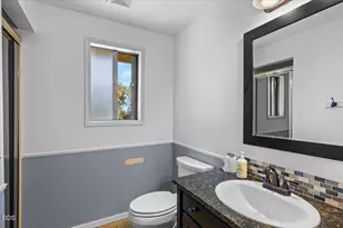 1310 Vista Dr, Central Point, OR 97502 - Photo 13