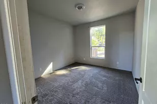 535 W River St, Cave Junction, OR 97523 - Photo 23
