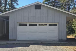 535 W River St, Cave Junction, OR 97523 - Photo 25