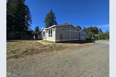 535 W River Street, Cave Junction, OR 97523 - Photo 5