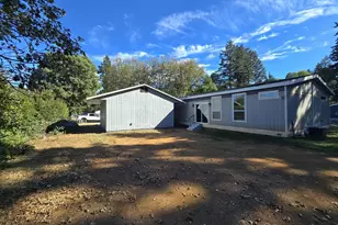 535 W River St, Cave Junction, OR 97523 - Photo 3
