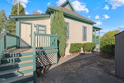 411 NW E Street, Grants Pass, OR 97526 - Photo 21