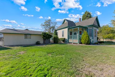 411 NW E Street, Grants Pass, OR 97526 - Photo 23