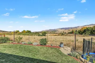 425 W Nevada Street, Ashland, OR 97520 - Photo 35