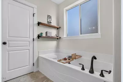 425 W Nevada Street, Ashland, OR 97520 - Photo 13