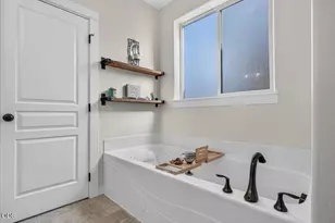425 W Nevada St, Ashland, OR 97520 - Photo 13