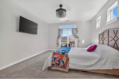 425 W Nevada Street, Ashland, OR 97520 - Photo 9