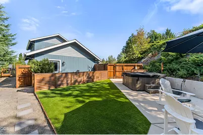227 Sapphire Court, Grants Pass, OR 97527 - Photo 29