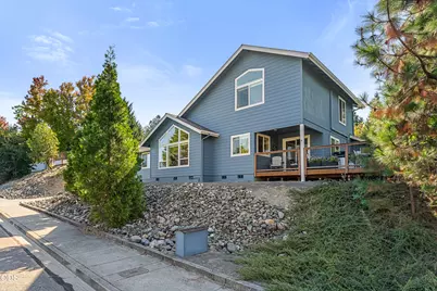 227 Sapphire Court, Grants Pass, OR 97527 - Photo 5