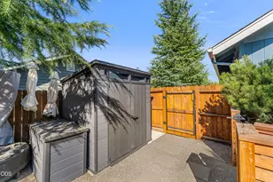 227 Sapphire Ct, Grants Pass, OR 97527 - Photo 35