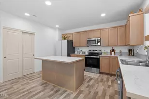 3688 Carlin Dr, Medford, OR 97504 - Photo 5