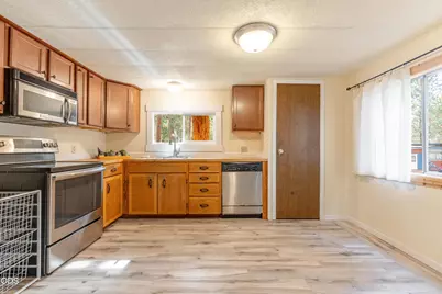 141 SW 15th Street #UNIT 21, Bend, OR 97702 - Photo 5