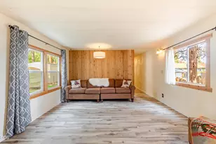 141 SW 15th St, Bend, OR 97702 - Photo 3