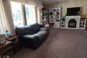 1094 Lee Roze Ln, Grants Pass, OR 97527 - Photo 5