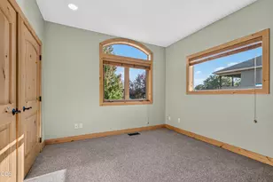 524 W Nevada St, Ashland, OR 97520 - Photo 29