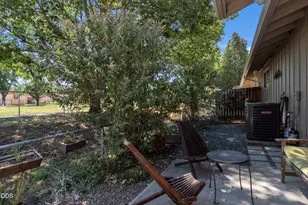 300 Shafer Ln, Jacksonville, OR 97530 - Photo 15