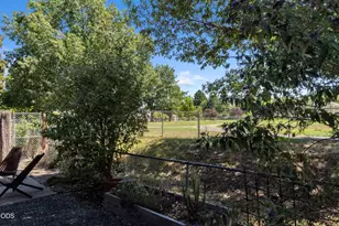 300 Shafer Ln, Jacksonville, OR 97530 - Photo 17
