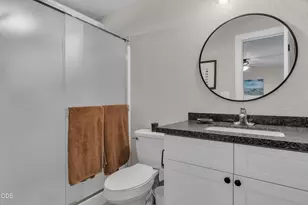 300 Shafer Ln, Jacksonville, OR 97530 - Photo 13