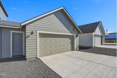 3996 SW Obsidian Place #138, Redmond, OR 97756 - Photo 17