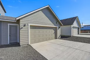 3996 SW Obsidian Pl, Redmond, OR 97756 - Photo 17