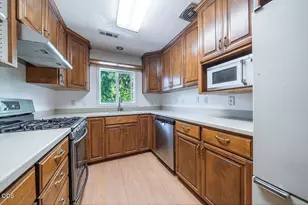 2007 Griffin Creek Rd, Medford, OR 97501 - Photo 7