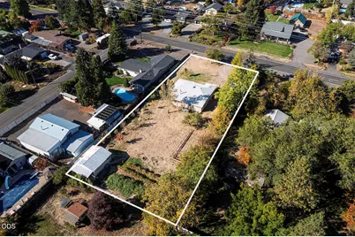 2007 Griffin Creek Road, Medford, OR 97501 - Photo 3
