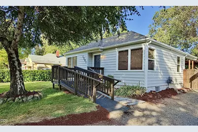 1301 SE South Park Drive, Grants Pass, OR 97527 - Photo 1